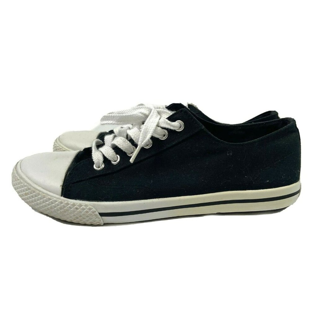 Airwalk Black Low Top Canvas Sneakers Size 9.5